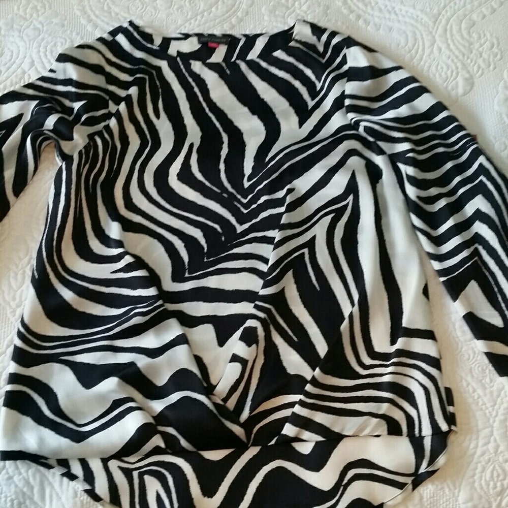 NWT Vince Camuto Black and White High Low Hem
